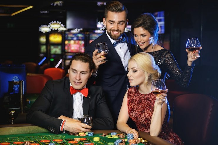 Interaksi dealer-pemain yang responsif Dealer Spadegaming berkomunikasi dengan pemain dalam sesi live
